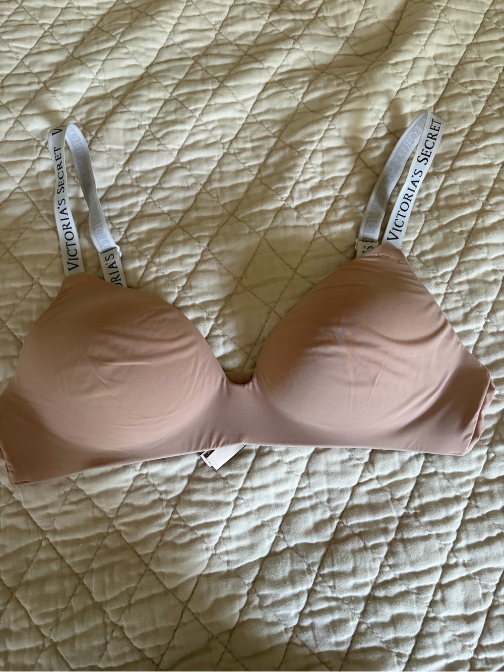 Victoria’s Secret Branded T-Shirt Bra Lightly Lined Wireless Light Pink 36B EUC
